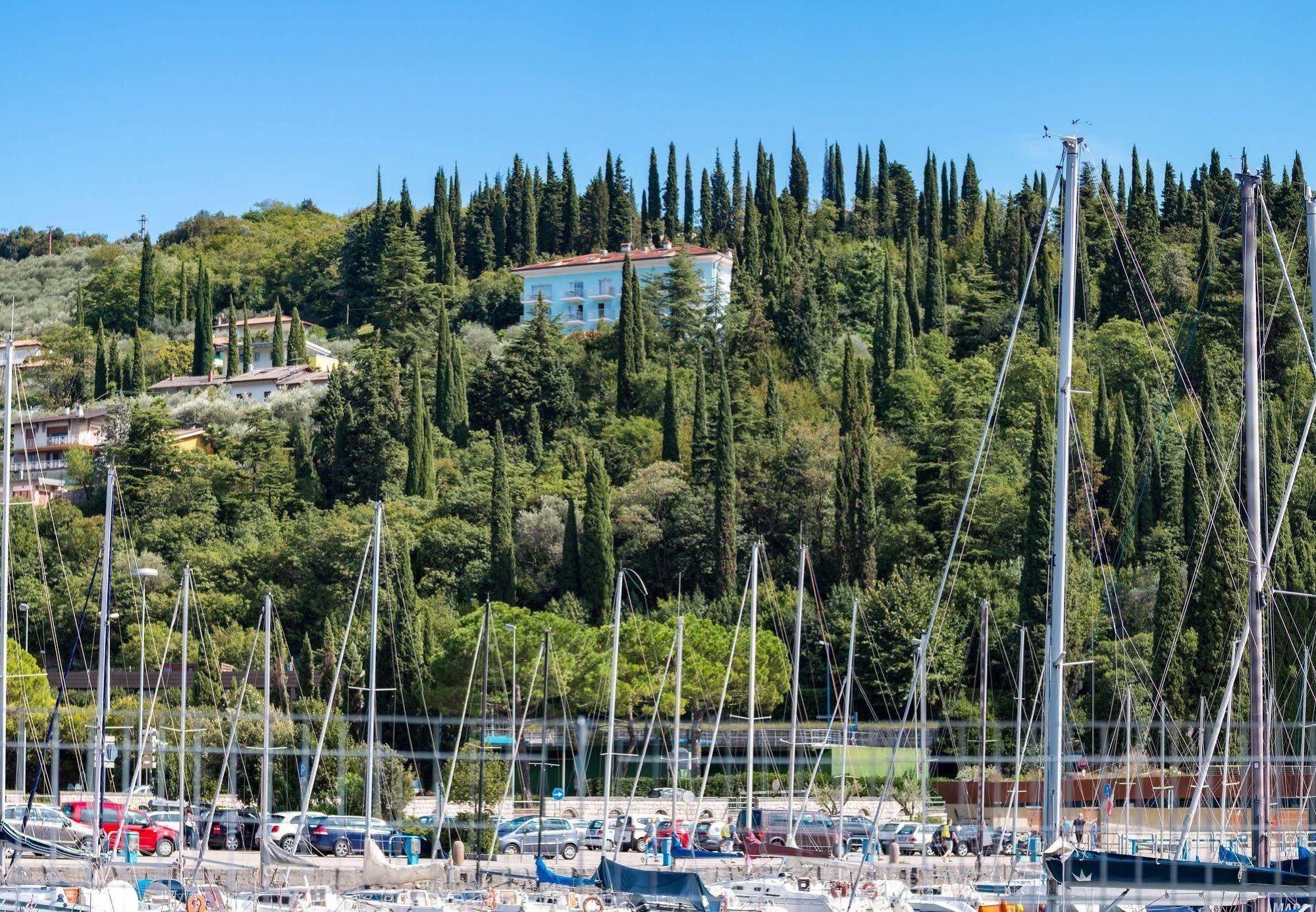 Residence Marina Рива-дель-Гарда Экстерьер фото